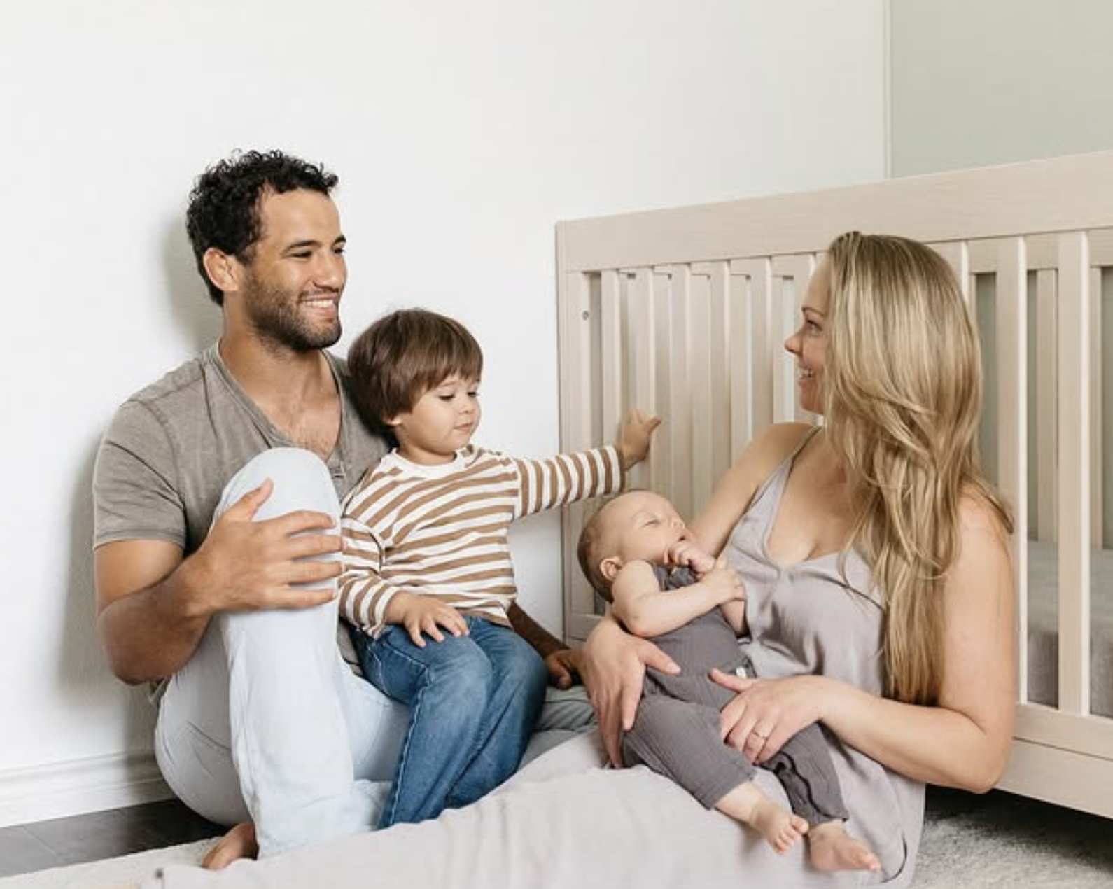 Theo and Chelsea Andrade with their two children — the family team behind Andrades General Contractor in McKinney, TX